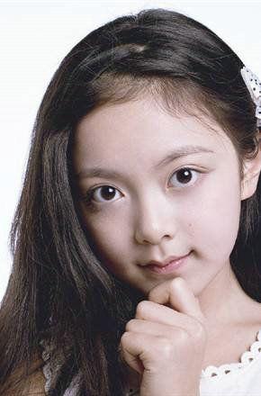 荣茜个人资料,多才多艺的影视新星，闪耀荧屏的璀璨明珠