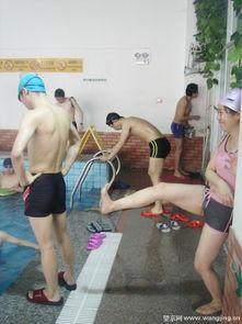 泳照搞笑,水花四溅，笑料连连